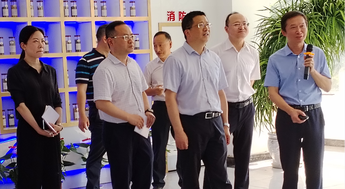 四川證監(jiān)局黨委書(shū)記、局長(zhǎng)唐理斌一行來(lái)公司調(diào)研
